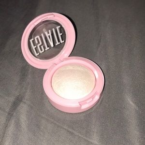 Baked highlighter